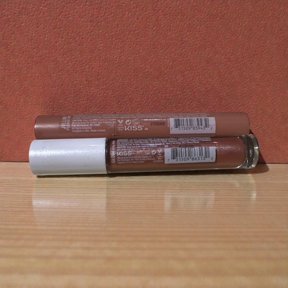 JOAH Lip Gloss Set - Soft Peach and Glittering Gold - Picture 4 of 5